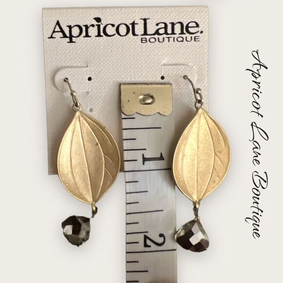 Apricot Lane Boutique Dangle Earrings - Picture 5 of 6